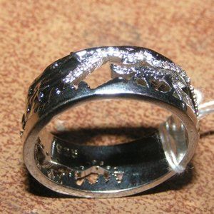NWOT Silver Running Wolf Ring w/Rhinestones